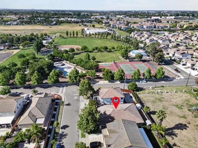 8406 KEUSMAN St, Elk Grove, CA 95758