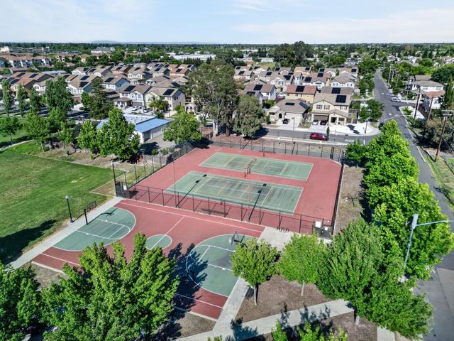 8406 KEUSMAN St, Elk Grove, CA 95758