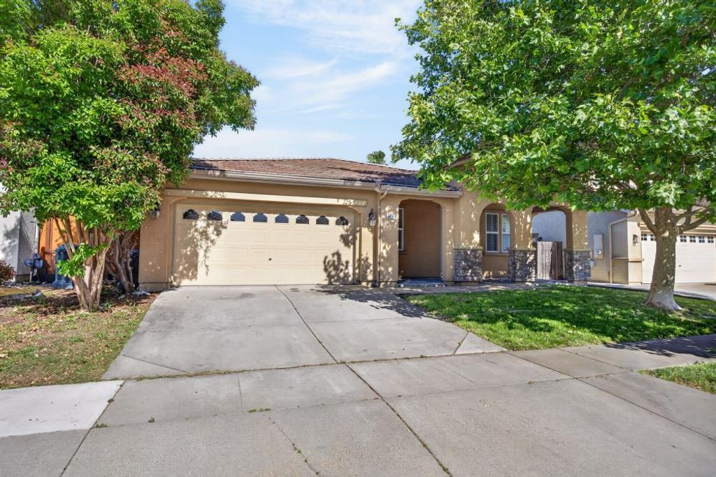 8406 KEUSMAN St, Elk Grove, CA 95758