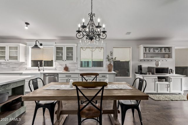 3031 E COLONIAL Place, Chandler, AZ 85249