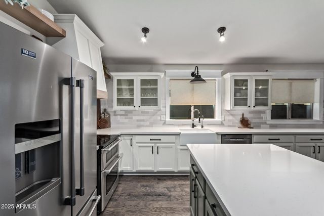 3031 E COLONIAL Place, Chandler, AZ 85249