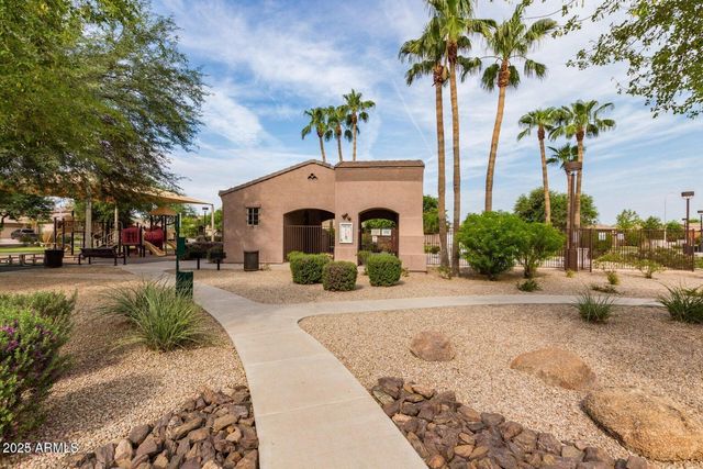 3031 E COLONIAL Place, Chandler, AZ 85249