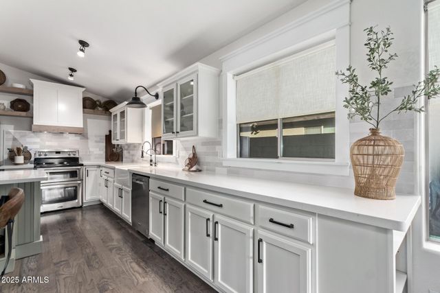 3031 E COLONIAL Place, Chandler, AZ 85249