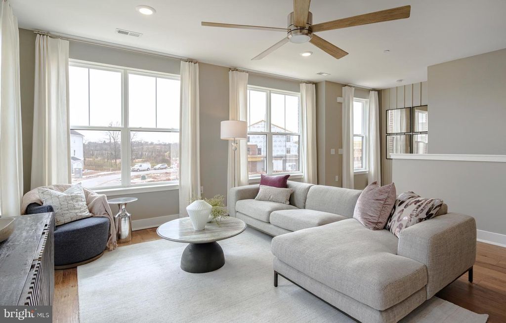 154 LEONA STEWART BLVD, Pennington, NJ 08534