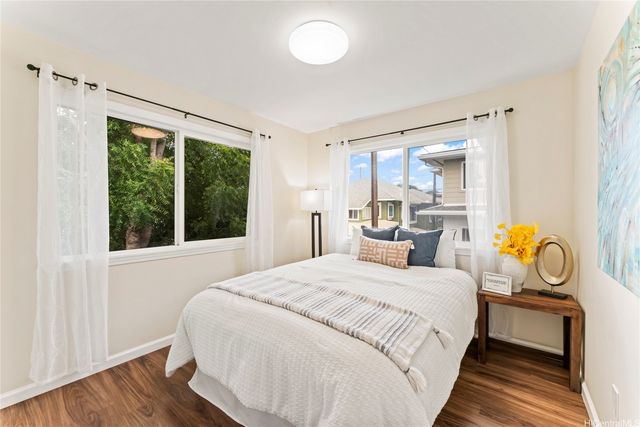 928 9th Avenue B, Honolulu, HI 96816