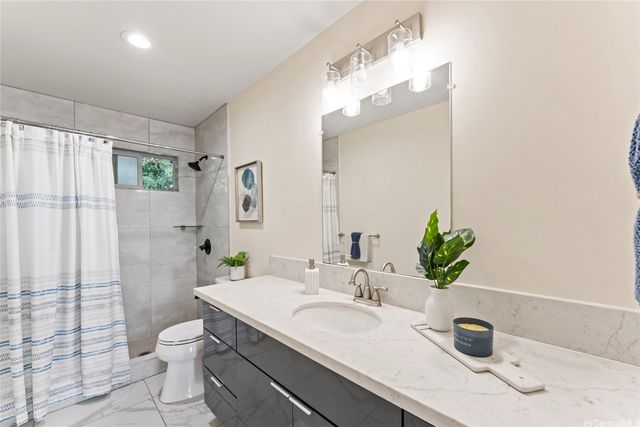 928 9th Avenue B, Honolulu, HI 96816