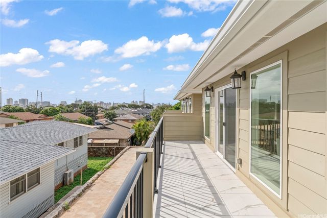 928 9th Avenue B, Honolulu, HI 96816