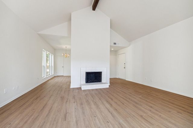 2100 Tanglewilde Street 514, Houston, TX 77063