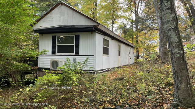 407 Swartekill Road, Highland, NY 12528