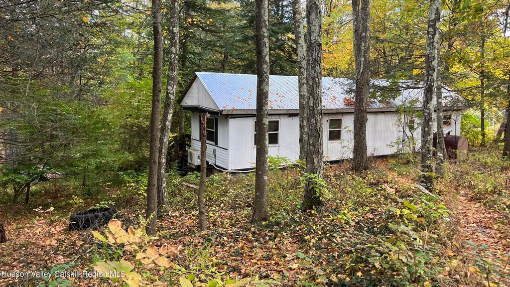 407 Swartekill Road, Highland, NY 12528