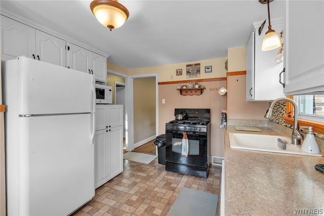 75 Fairbanks Avenue, Tonawanda, NY 14223
