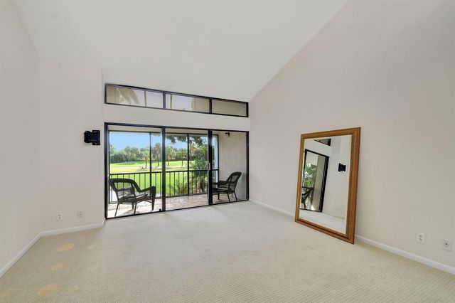 1906 Presidential Way 1-c, West Palm Beach, FL 33401