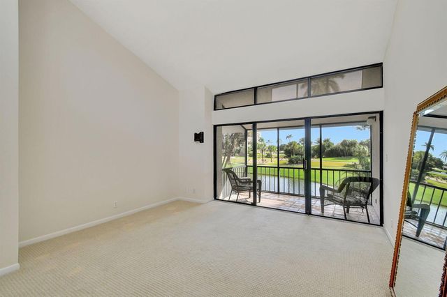 1906 Presidential Way 1-c, West Palm Beach, FL 33401