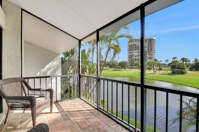 1906 Presidential Way 1-c, West Palm Beach, FL 33401