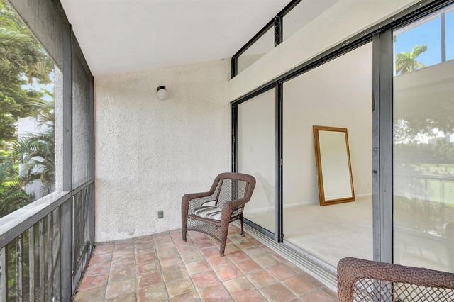 1906 Presidential Way 1-c, West Palm Beach, FL 33401