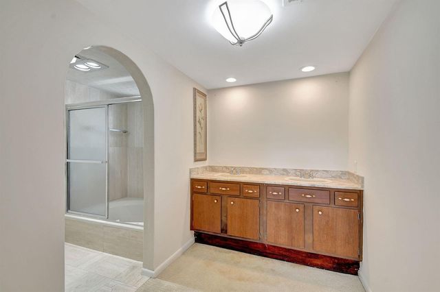 1906 Presidential Way 1-c, West Palm Beach, FL 33401