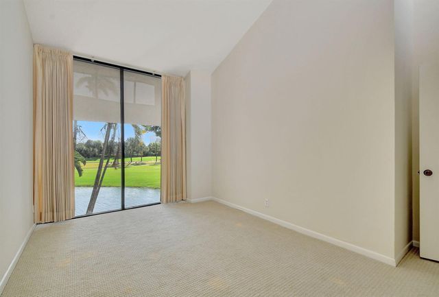1906 Presidential Way 1-c, West Palm Beach, FL 33401