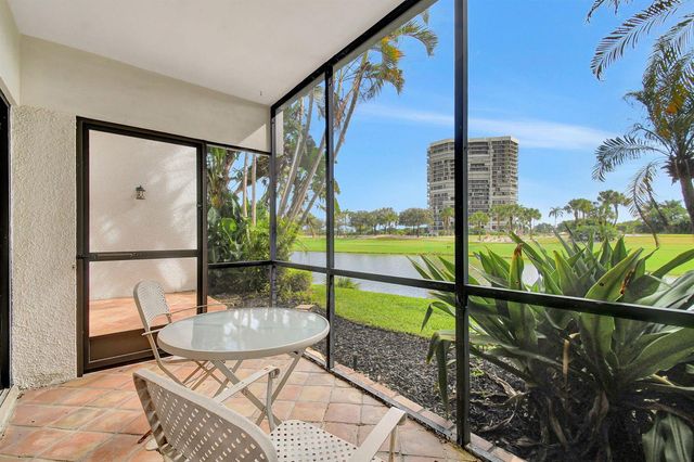 1906 Presidential Way 1-c, West Palm Beach, FL 33401