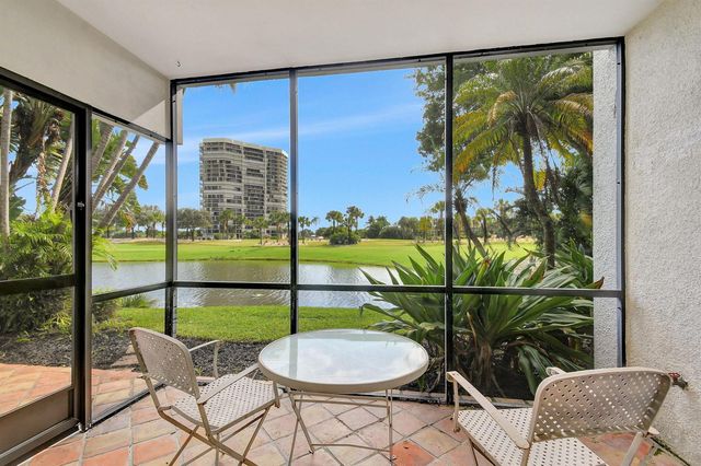 1906 Presidential Way 1-c, West Palm Beach, FL 33401