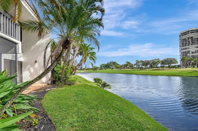 1906 Presidential Way 1-c, West Palm Beach, FL 33401