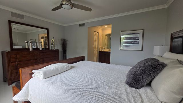 9301 Sunrise Lakes Boulevard 306, Sunrise, FL 33322