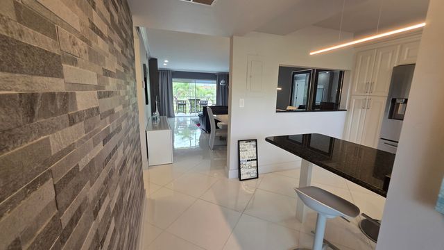 9301 Sunrise Lakes Boulevard 306, Sunrise, FL 33322