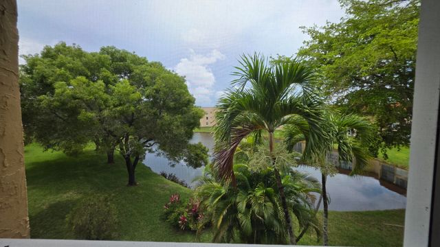 9301 Sunrise Lakes Boulevard 306, Sunrise, FL 33322