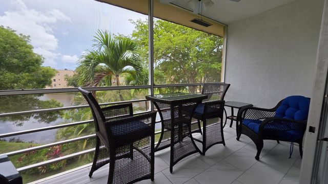 9301 Sunrise Lakes Boulevard 306, Sunrise, FL 33322