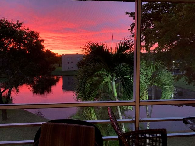 9301 Sunrise Lakes Boulevard 306, Sunrise, FL 33322