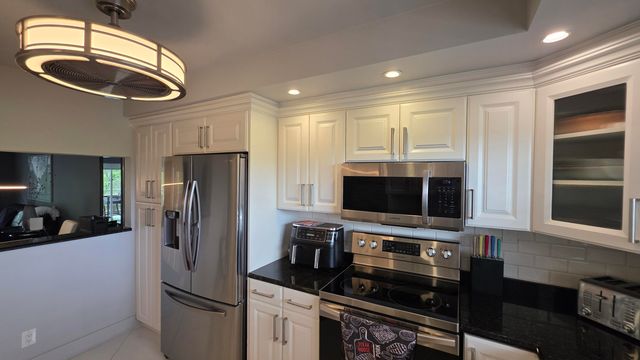 9301 Sunrise Lakes Boulevard 306, Sunrise, FL 33322