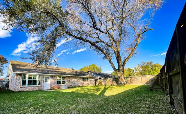 13607 Fernhill Drive, Sugar Land, TX 77498