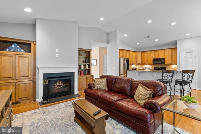 16203 RISING FAWN TER, Dumfries, VA 22025