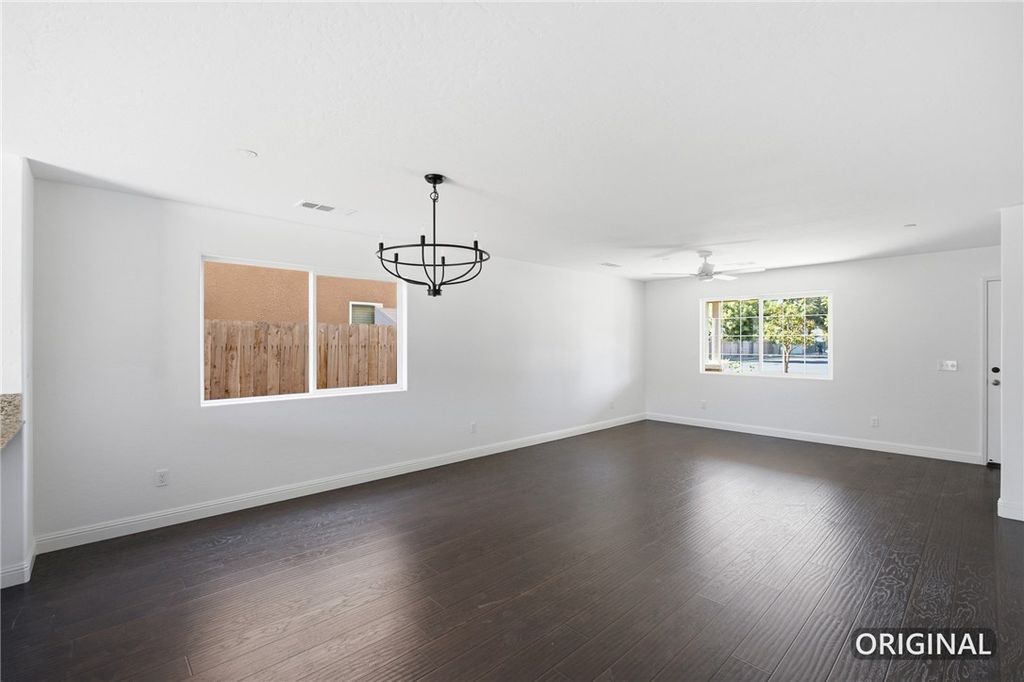 Image 9 of property listing at 1799 Capistrano, Tulare, CA 93274