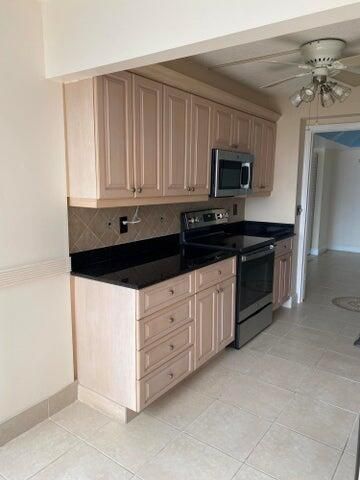 3589 S Ocean Boulevard 402, South Palm Beach, FL 33480