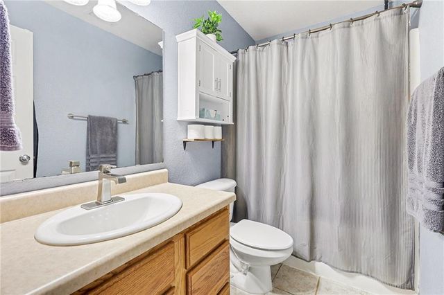 1114 Pebble Beach Lane, Ottawa, KS 66067