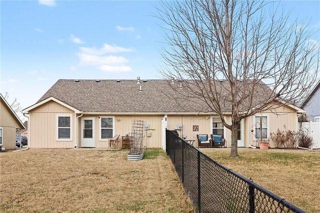 1114 Pebble Beach Lane, Ottawa, KS 66067