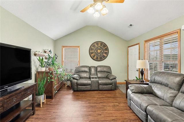 1114 Pebble Beach Lane, Ottawa, KS 66067