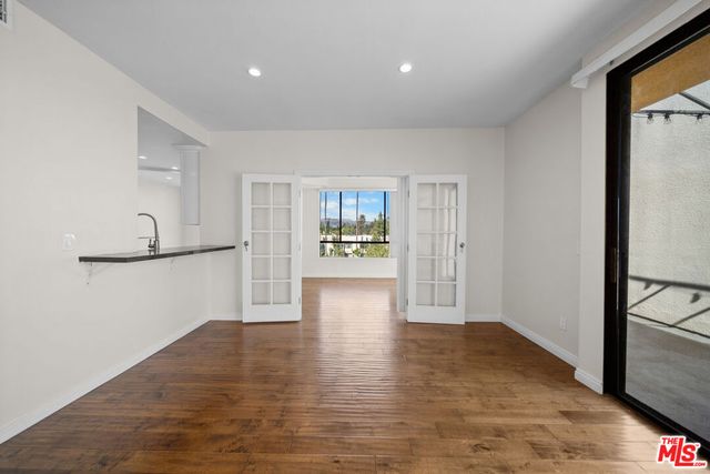 326 Westminster Avenue 404, Los Angeles, CA 90020