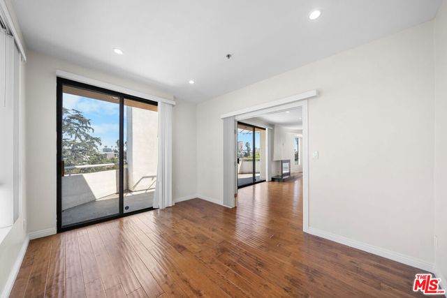 326 Westminster Avenue 404, Los Angeles, CA 90020