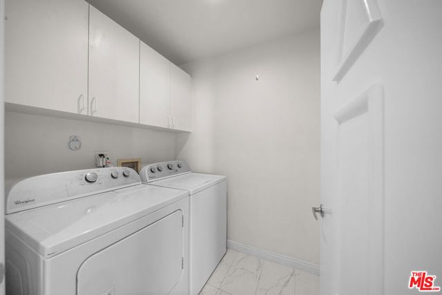 326 Westminster Avenue 404, Los Angeles, CA 90020