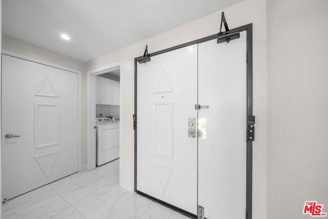 326 Westminster Avenue 404, Los Angeles, CA 90020