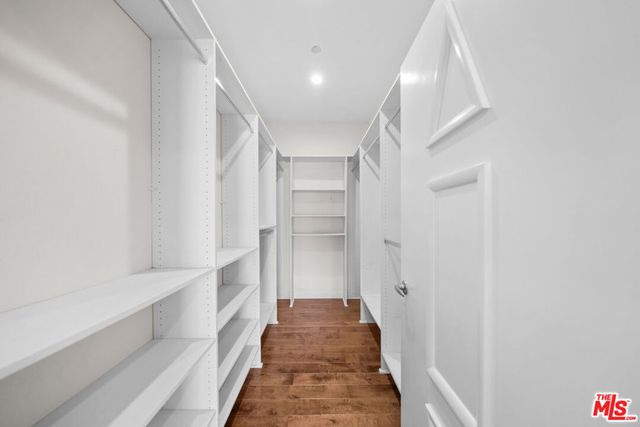 326 Westminster Avenue 404, Los Angeles, CA 90020