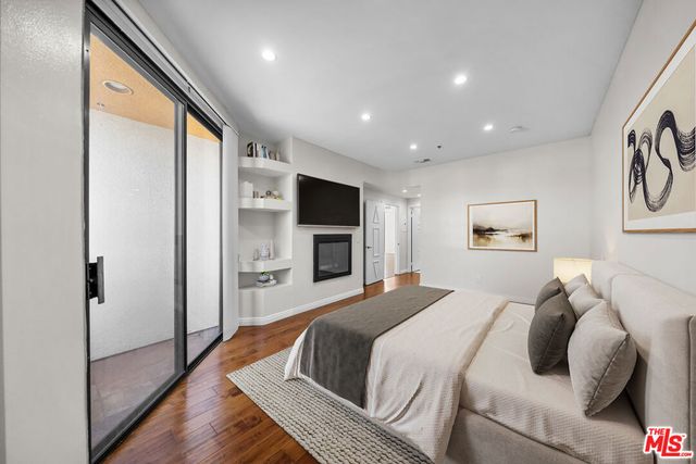 326 Westminster Avenue 404, Los Angeles, CA 90020
