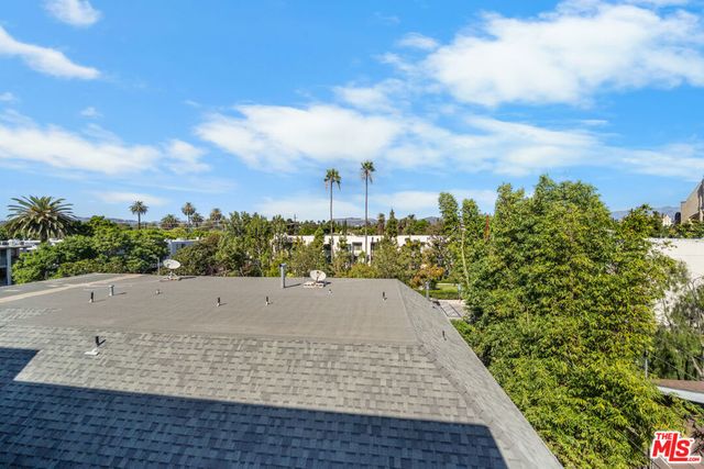 326 Westminster Avenue 404, Los Angeles, CA 90020