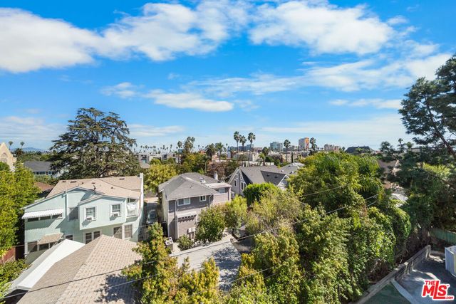 326 Westminster Avenue 404, Los Angeles, CA 90020