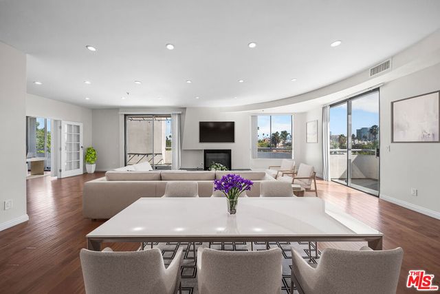 326 Westminster Avenue 404, Los Angeles, CA 90020