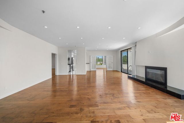 326 Westminster Avenue 404, Los Angeles, CA 90020