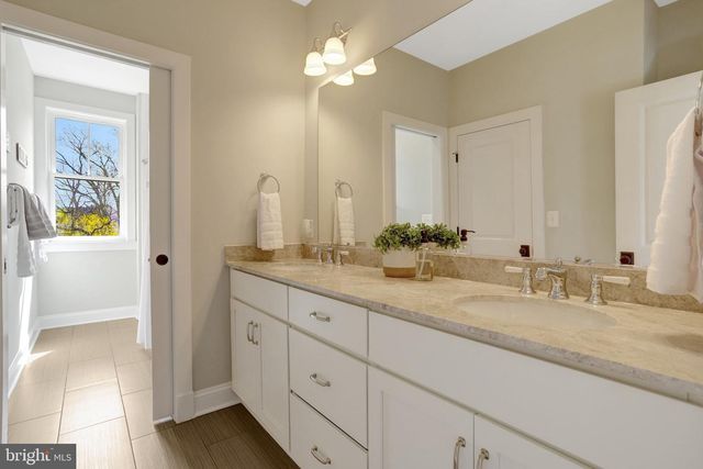 3805 18TH ST N, Arlington, VA 22207