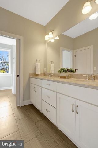 3805 18TH ST N, Arlington, VA 22207