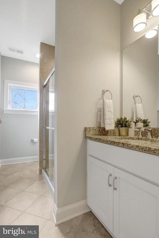 3805 18TH ST N, Arlington, VA 22207